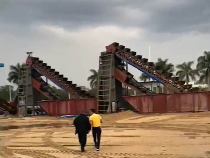 臨沂鏈斗式洗沙機工作現(xiàn)場(附視頻) 臨沂鏈斗式洗沙機工作現(xiàn)場(附視頻)